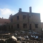 Belediyemiz, devanede kamulaştırdığı binaları yıkıyor