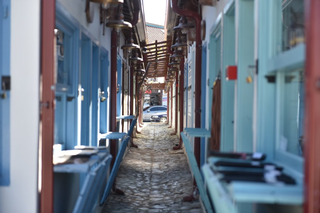 Dikiciler Arastası’nda esnaf yeniden kepenk açtı