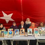 Başkan Aşgın ve Rektör Öztürk, Diyarbakır anneleriyle nöbet tuttu