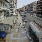Ata Caddesi ve Cemilbey Caddesi virüse karşı yıkandı
