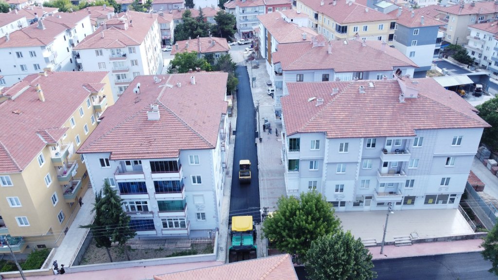 Mürsel 1,2,3,4 ve Emek 1,3,5’inci sokaklar asfaltlanıyor