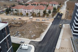 İpeklievler’e asfalt