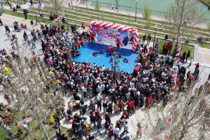 Çocuklar, Millet Bahçesinde gönüllerince eğlendiler