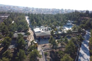 Belediyemiz, geçici hayvan bakımevinin etrafını güzelleştiriyor