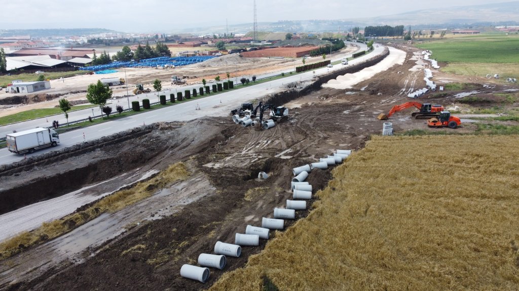 Çiftlik Çayırı 4. Caddeye 1100 metre atık su hattı