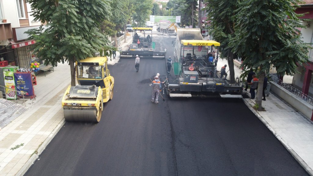 Belediyemizden Şenyurt Cadde ve Sokaklarda asfalt çalışması