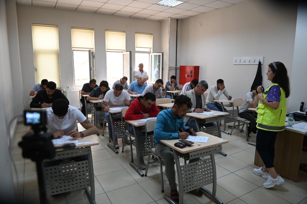 ÇOKİŞ kaynakçı olmak isteyenleri sektöre hazırlıyor