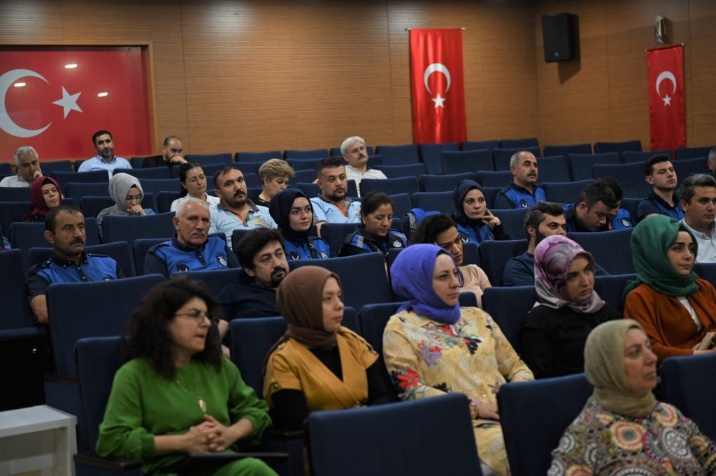 Belediyemiz personellerine etkili iletişim semineri