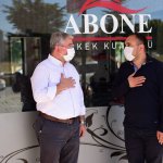 Aşgın, halkın içindeki başkan