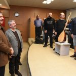 Çiftçi ve Aşgın'dan halk müziği korosuna ziyaret