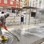 Ata Caddesi ve Cemilbey Caddesi virüse karşı yıkandı