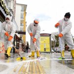 Ata Caddesi ve Cemilbey Caddesi virüse karşı yıkandı