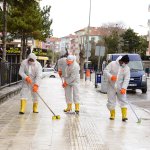 Ata Caddesi ve Cemilbey Caddesi virüse karşı yıkandı