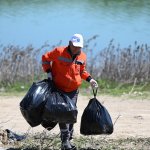 Mehmetçik Anadolu Lisesi öğrencileri, Belediyemiz çalışanları ile Çomar Barajının etrafını temizledi