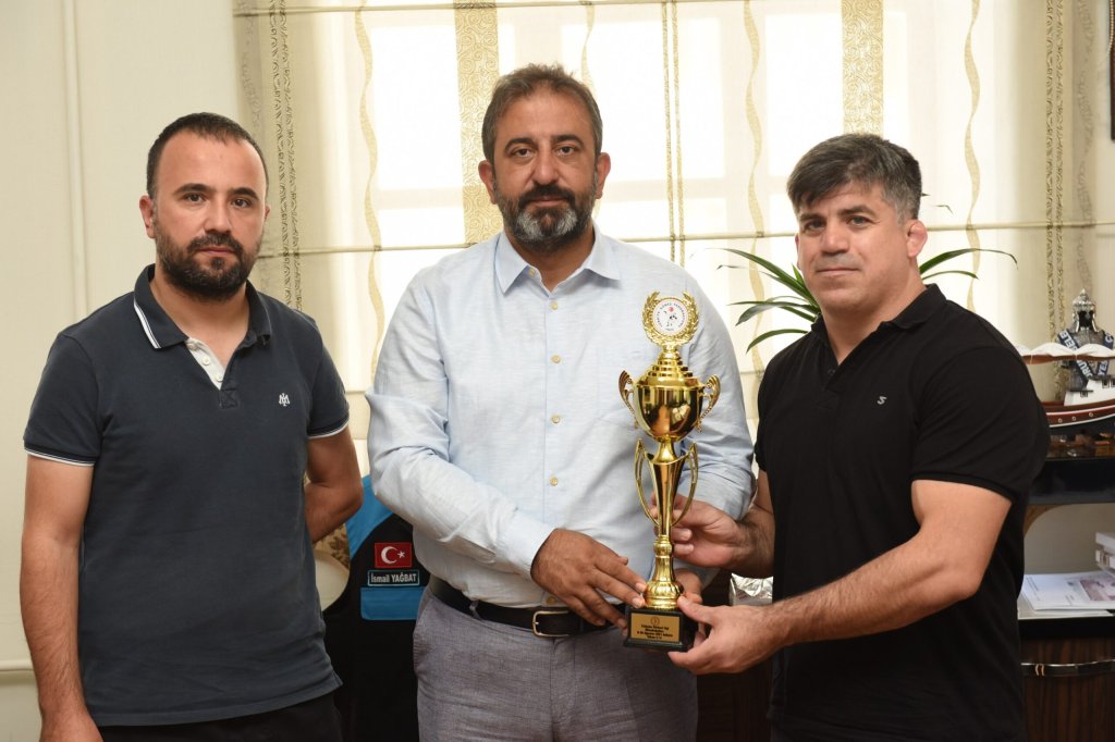 Güreşçilerden Yağbat’a ziyaret