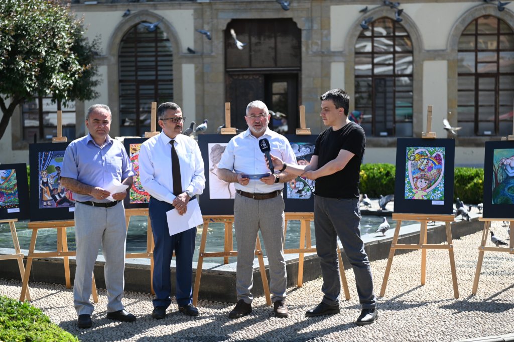 Sevgiyi en güzel resmettiler, ödülleri aldılar