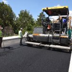 Yeni yollarda asfalt çalışması başladı