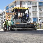 Yeni yollarda asfalt çalışması başladı
