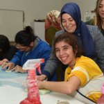 Protokol eşlerinden engelli öğrencilere sürpriz ziyaret