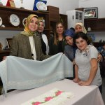 Protokol eşlerinden engelli öğrencilere sürpriz ziyaret