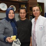 Protokol eşlerinden engelli öğrencilere sürpriz ziyaret