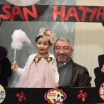 Çocuklarla yakından ilgilendi