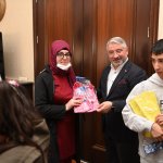 Başkan Aşgın, Engelli Yüzme Takımına palet hediye etti