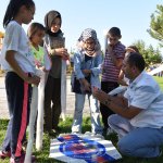 “Çocuk gülerse dünya güler”