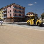 Başkan Aşgın Çöplü Caddesi'nde asfalt serimini inceledi