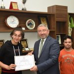 5 öğrenciye okur yazarlık belgesi