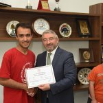 5 öğrenciye okur yazarlık belgesi