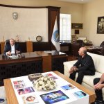 Aşgın, başarılı güreşçiyi ödüllendirdi