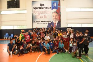 Tarım işçilerinin çocukları gönüllerince eğlendi