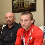 Aşgın, başarılı güreşçiyi ödüllendirdi