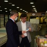 Esnafa, maske ve el solüsyonu dağıtımı devam ediyor