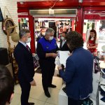 Esnafa, maske ve el solüsyonu dağıtımı devam ediyor