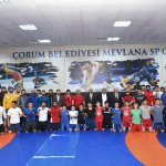 Güreşçilere 50 Bin liralık destek