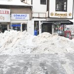 Şehir içerisinde toplanan karlar Çomar Barajı’na taşınıyor