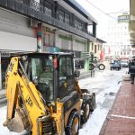 Şehir içerisinde toplanan karlar Çomar Barajı’na taşınıyor