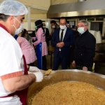 Aşgın, aşevini ziyaret ederek vatandaşlara yemek dağıttı