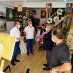 Aşgın, halkın içindeki başkan