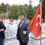 Belediyemiz, şehitliğin çevre düzenlemesini yapıyor