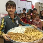 Aşıklılı çocuklar leblebi ile tanıştı