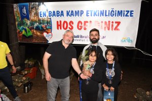 Belediyemiz, iki farklı programda çocuklara 500 fidan dağıttı