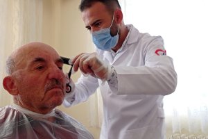 Yaşlılara evde kuaför hizmeti