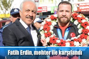 Fatih Erdin, mehter ile karşılandı