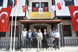 Belediyemiz ilçelere asfalt desteğini sürdürüyor