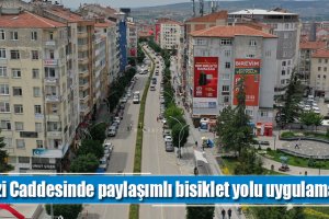Gazi Caddesinde paylaşımlı bisiklet yolu uygulaması