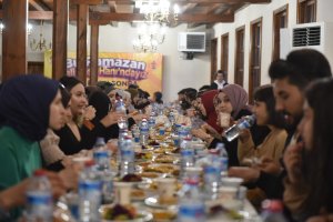Başkan Aşgın ve Ceylan öğrencilerle iftarda bir araya geldi