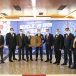 Bakan Kasapoğlu, stadyumun devrinde Çorum’a müjde yağdırdı